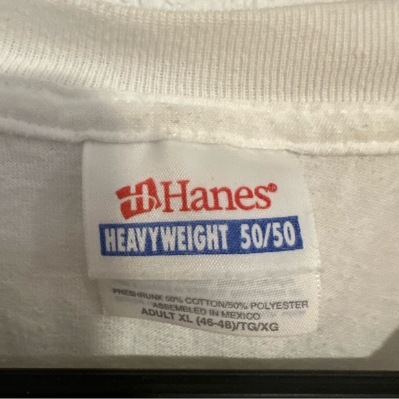 Vintage Hugs Not Drugs tee - Picture 3 of 3